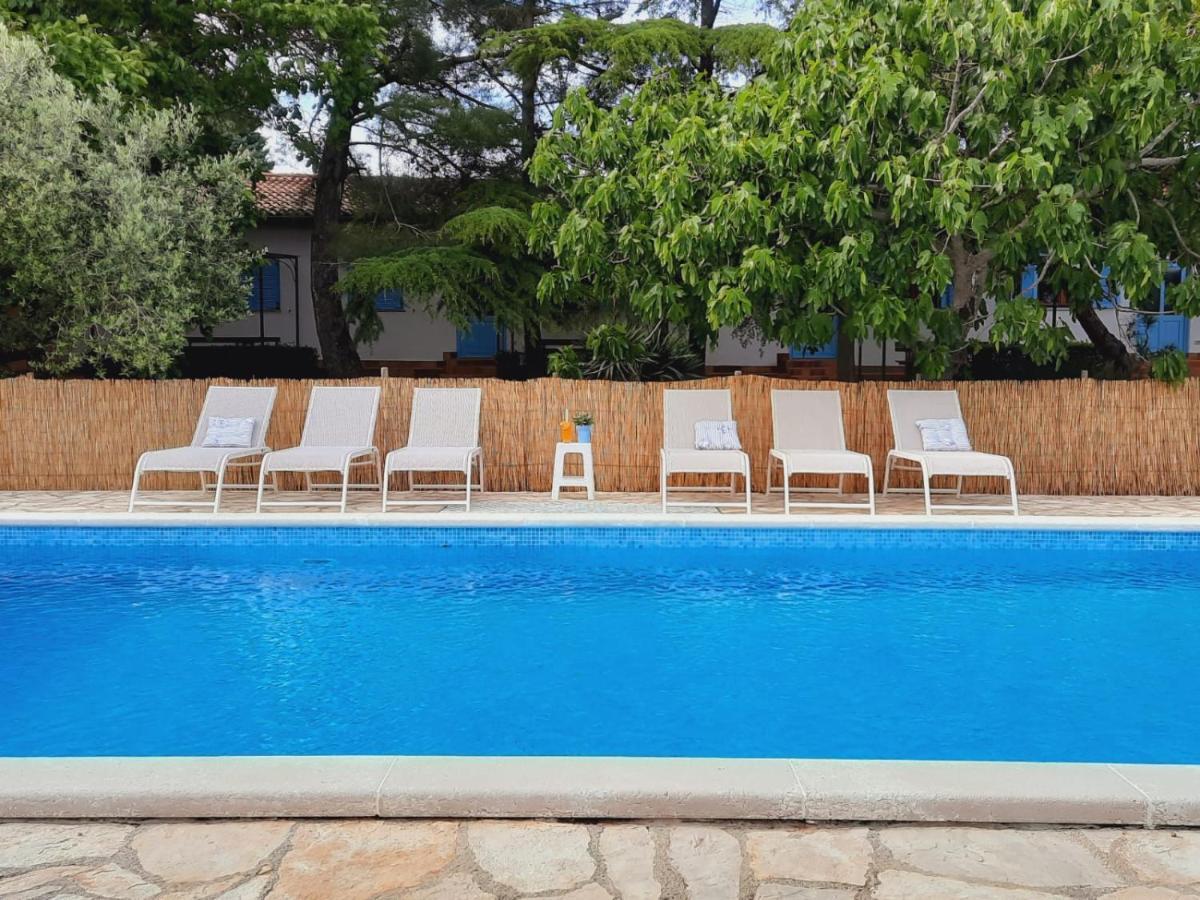 Sanja Apartments Sveti Servul Novigrad  Exterior photo
